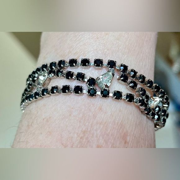 Black/clear rhinestone bracelet Sz 7 bracelet - Picture 3 of 10